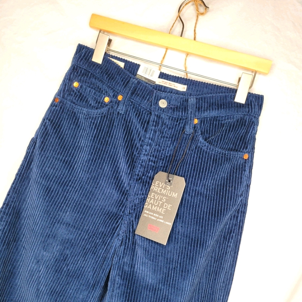 *tags removed* Levi's Ribcage Navy Corduroys 28